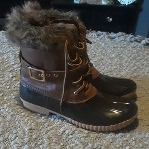 Woman's duck boots